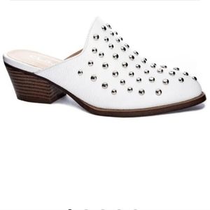 studded white mules size 8.5 beautiful colors stunning designs